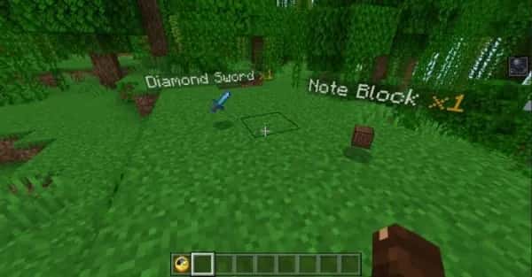 Holograms on dropped items! – Minecraft Bedrock mod